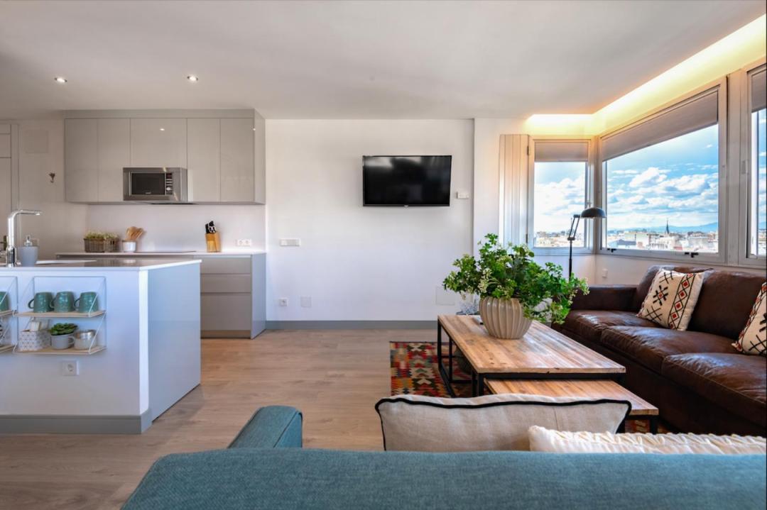 2 Bedrooms 1 Bathroom Furnished - Justicia - Incredible Views - Mintystay Мадрид Екстериор снимка